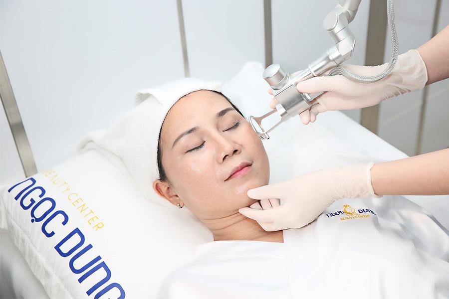 Laser tác động chính xác vào sắc tố bất thường, không ảnh hưởng tới các vùng da khỏe xung quanh